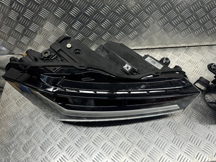 фото №8, Skoda superb iv 4 комплектні лампи перед повний led права ліва нова oem фара