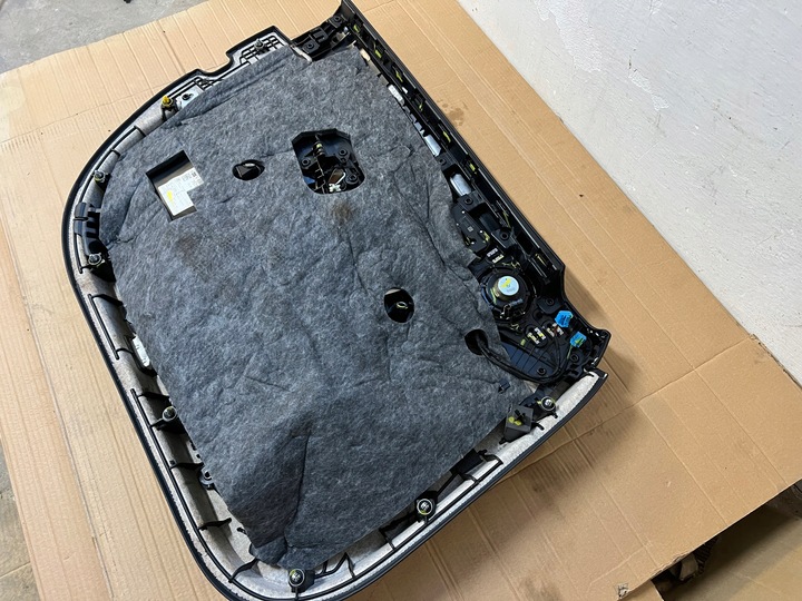 фото №14, Mercedes w205 боковина оббивка двері праві перед oryinał європа