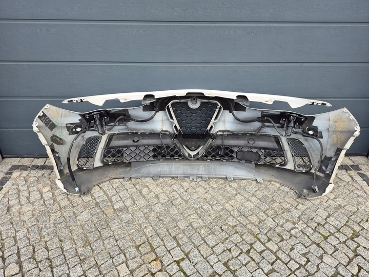 фото №7, Stelvio qv квадрифоліо бампер переднє комплектний pdc