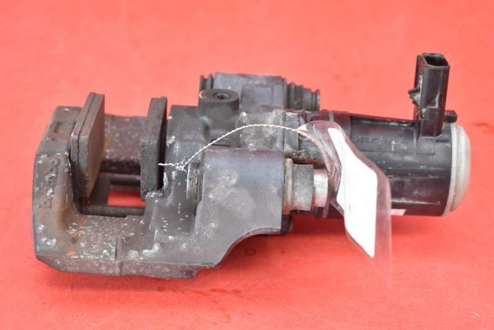 фото №8, Суппорт тормозной правые зад 1021250-00-f tesla модель s performance 762 km