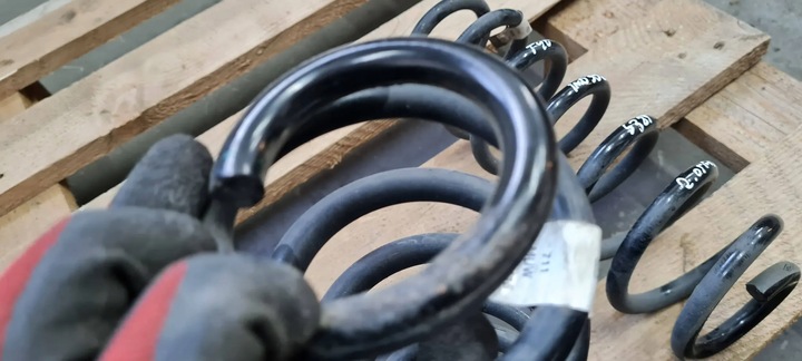 фото №7, S3 8y a3 пружина пружины подвешивание зад sedan 2.0 tfsi 5q0511115lr