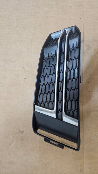 фото №7, Решітка права перед audi a4 b9 s-line 8w080768f