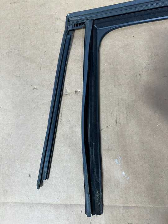 фото №6, Прокладка двері лівий зад, задня, na хром, направляюча mercedes w213 sm sedan