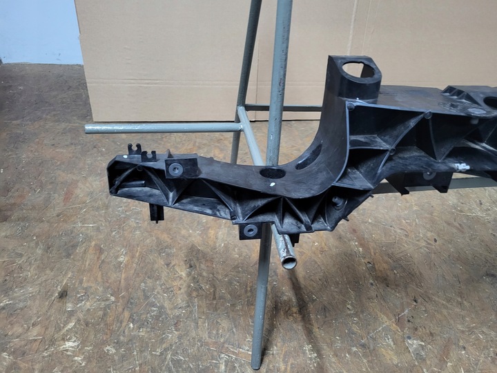 фото №6, Renault zoe pas переднее усилитель лобовое перед