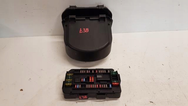 фото №1, Коробка предохранителей bmw seria 1 2 3 4 9337879