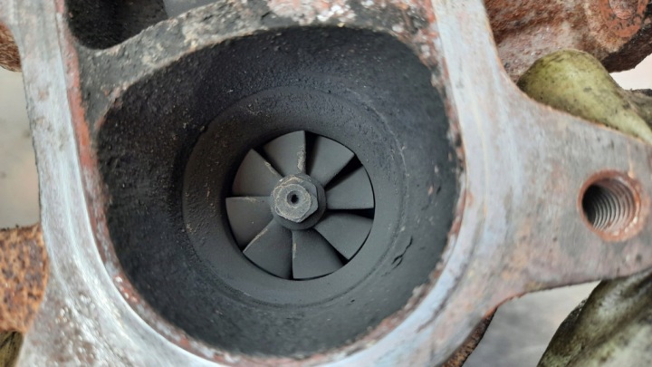 фото №8, Turbosprężarka vj27 0002 rf2b mazda 626 2.0d