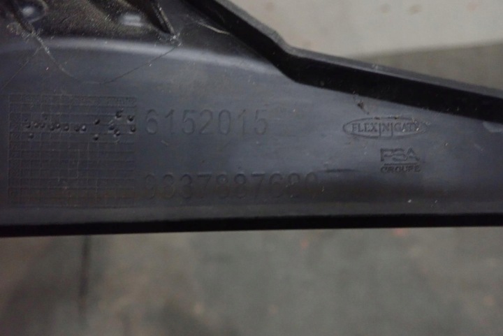 фото №16, Peugeot 308 3 iii t10 21r- решітка ліва бампера ліві перед 9837887680