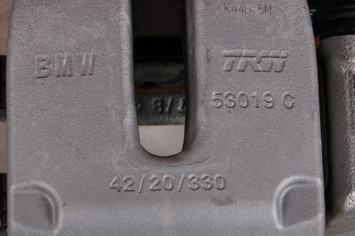 фото №7, Bmw g01 g30 g31 суппорт тормозной правое заднее зад 6870576 42/20/330 15 km !!