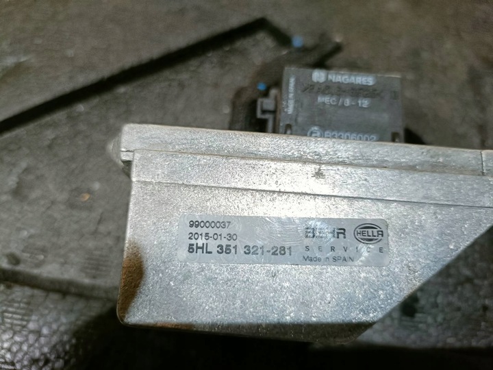 фото №4, Резистор 5hl351321281 audi a2