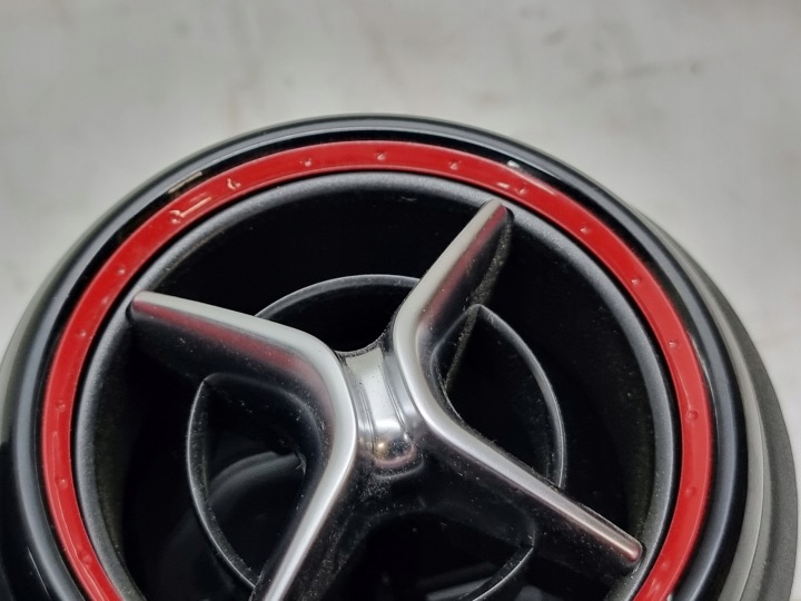 фото №5, Mercedes w176 решітка ґрати повітропровід червоний kpl