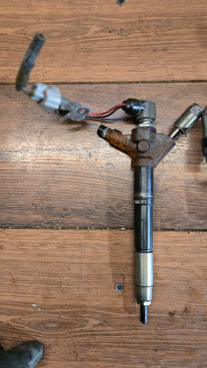 фото №7, Инжектор toyota corolla verso ii avensis t25 2.2 d-cat