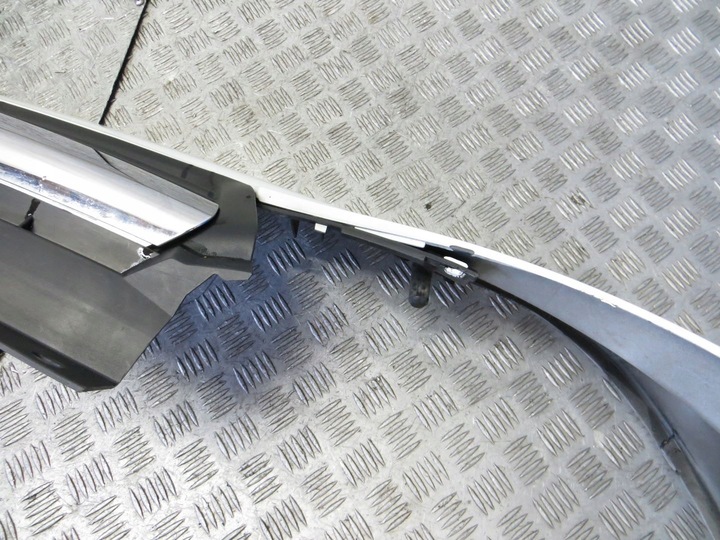 фото №10, Opel vivaro a накладка решётка радиатора бампера перед 06-