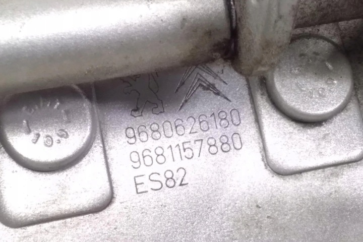 фото №8, Peugeot 308 sw 2009 петля крышки багажника правое зад