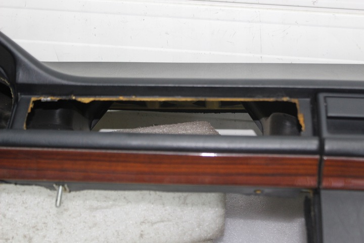 фото №10, Mercedes w124 панель роздавальна капот консоль чорна eu капот