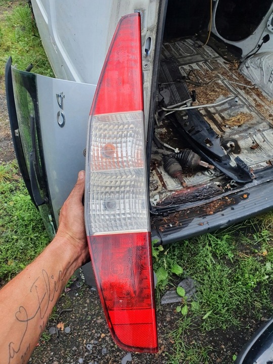 фото №13, Панель под лобовым стеклом пластиковый fiat doblo 01r 1.9