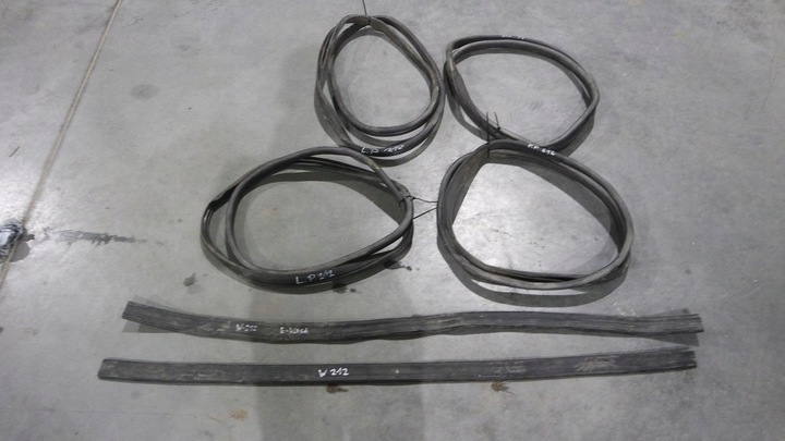 фото №1, Прокладка прокладки двері лівий праві перед mercedes w212