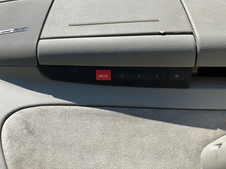 фото №10, Оббивка обшивки алькантара ролета скла двері audi a6 c5 універсал