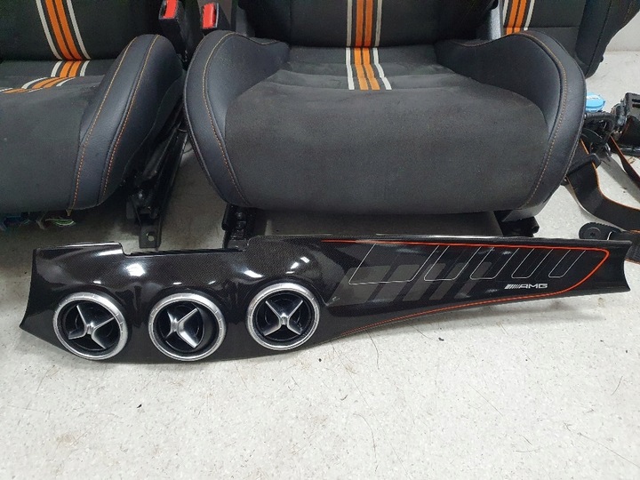 фото №9, Mercedes cla w117 45 s руль декоры ремни сиденья recaro amg orange art