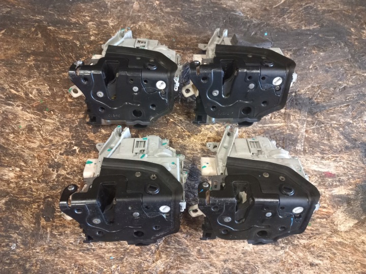 фото №14, Audi a4 b8 замок двері праві зад 6 pin 8k0839016c
