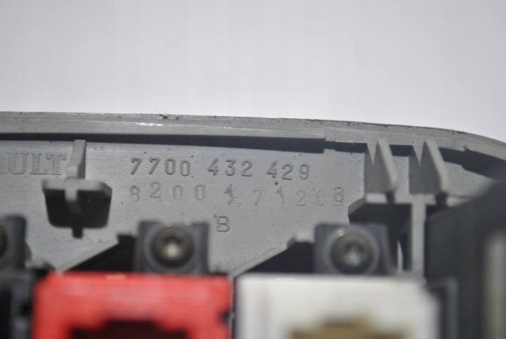фото №7, Панель переключателей renault scenic i 7700433081