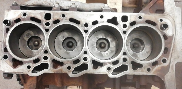 фото №6, Ford transit 2.4 tdci mk6 blok стойка двигателя kpl