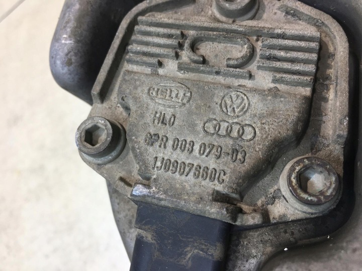 фото №12, Піддон масляна vw golf v 1.6 fsi 03c103603j