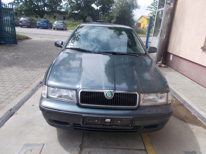 фото №6, Skoda octavia i liftback бампер tył+czujniki