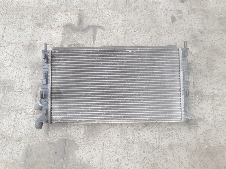 фото №1, Volvo c30 06-10r 2.0 d радиаторов воды