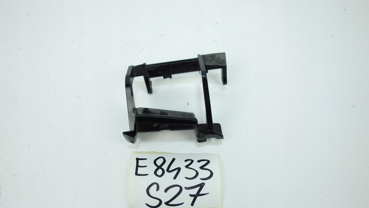 фото №1, Audi rs7 c8 кронштейн крепление заглушки омывателя правые перед 4k8807788b