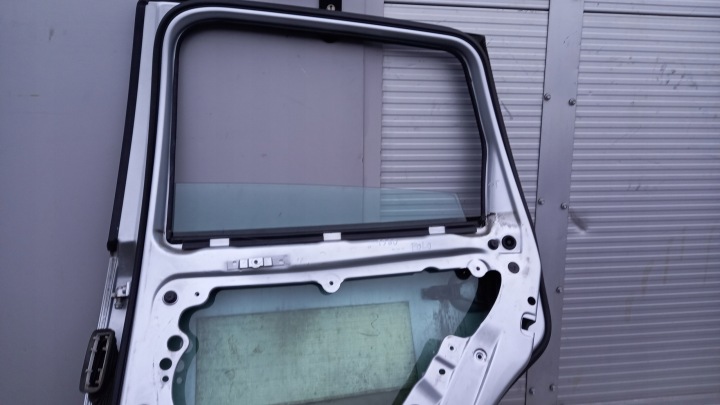 фото №6, Праві двері зад vw polo 04r