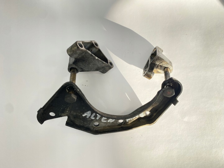 фото №9, Кронштейн крепление генератора mercedes w124 w201 m102 1021550835 1021550735