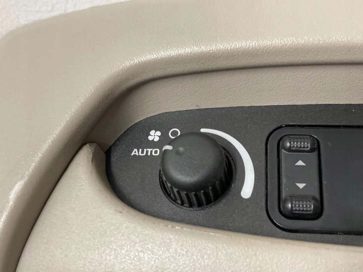 фото №12, Chrysler voyager 2004 монитор / дисплей / экран