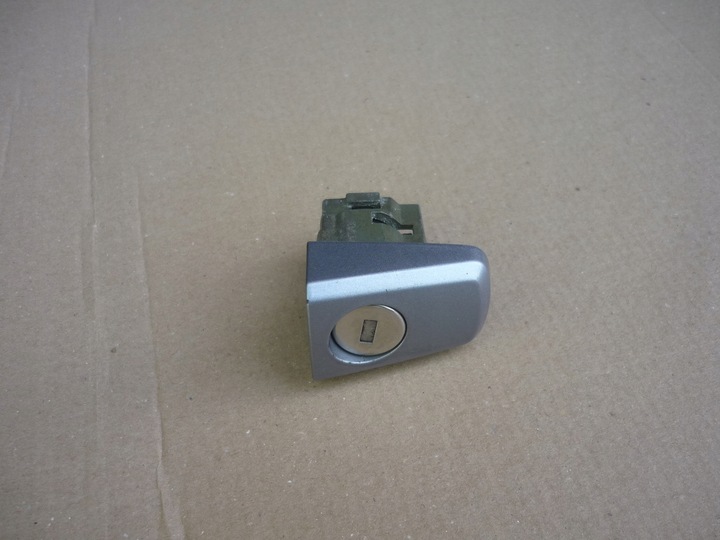 фото №9, Вставка замка дверь левый перед opel astra h zafira b 24463527 + заглушка