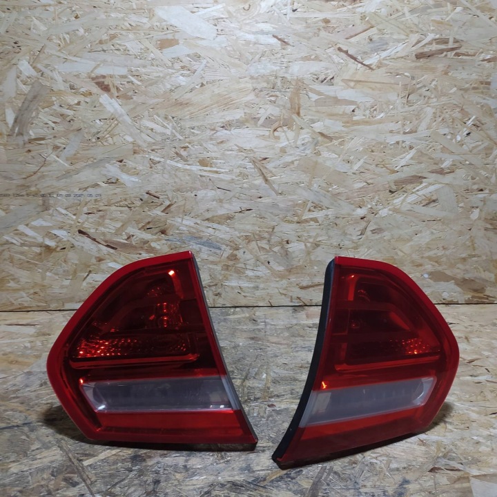 фото №14, Лампы левая правая задняя citroen c4 picasso 9653547777 комплект