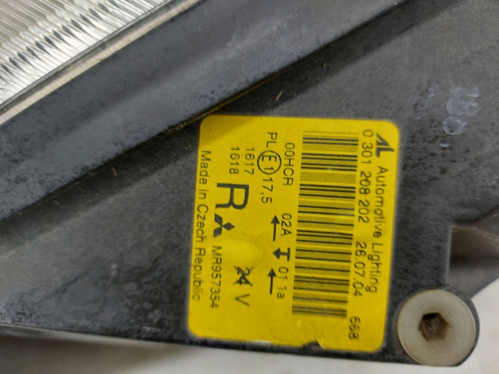 фото №9, Mitsubishi colt 04-08 права фара передня фара