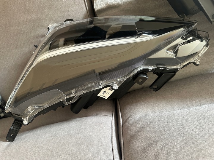 фото №8, Лампы toyota yaris cross 21- лампа полный led левая правая 0d-314