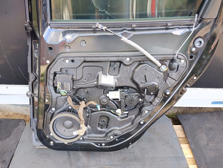 фото №14, Дверь правые задние правый зад volvo xc60 i 452-46 bez оборудование чёрные