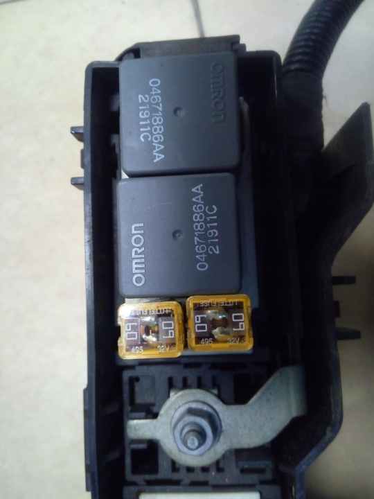 фото №10, Реле omron jeep cherokee kl 04671886aa оригинал.