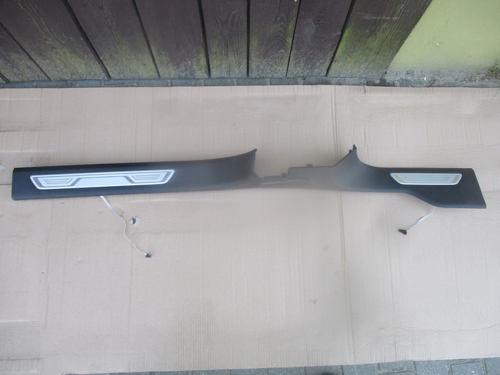 фото №1, Планка порогова права led 760853846b vw touareg iii