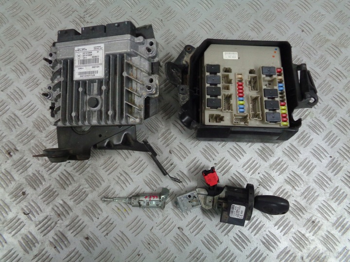 фото №1, Renault clio iii 3 коробка bsi + блок керування + замок запалювання