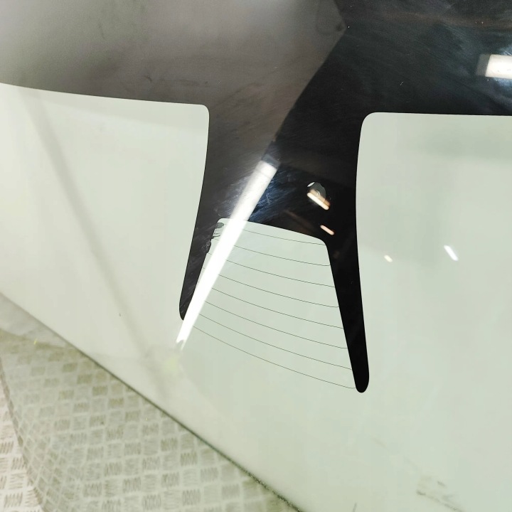 фото №5, Tesla модель y лобовое стекло 2022 1569190-00-c
