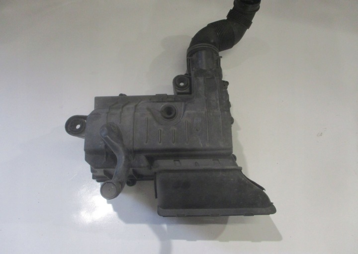 фото №8, Корпус фільтра повітря passat b8 2.0 tdi 5q0129618b