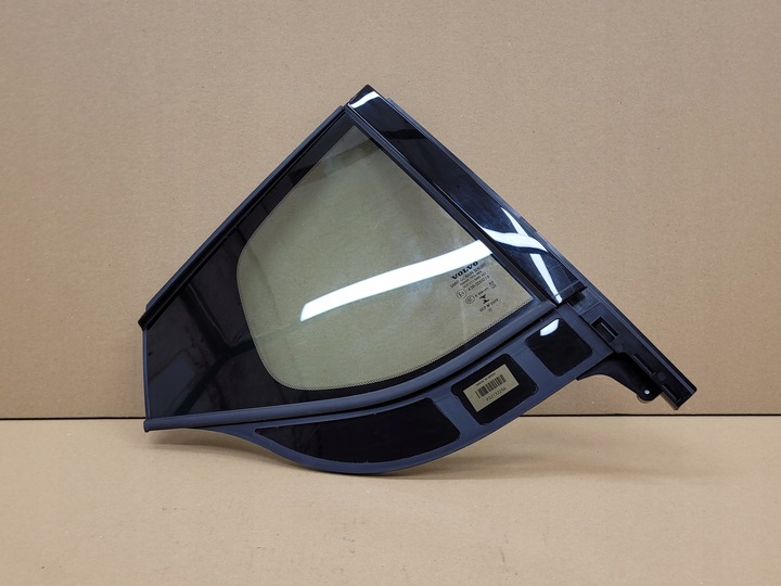 фото №1, Стекло треугольник правые зад volvo c40 2021-