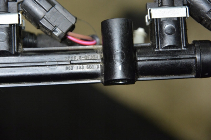 фото №14, Планка вприскувальний vw sharan 3 lc9x 06k133681a