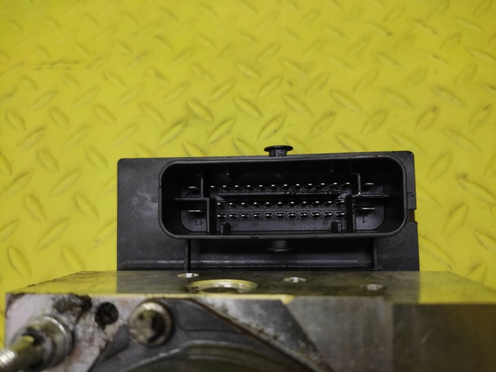 фото №7, Audi a4 b7 2.0 tdi блок управления abs 0265234336