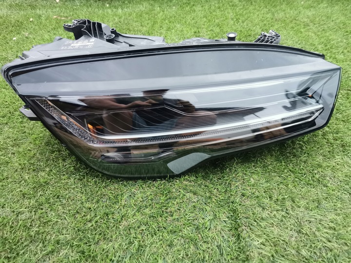 фото №1, Audi a7 s7 rs7 лампа права перед 4g8941784b зчеплення!