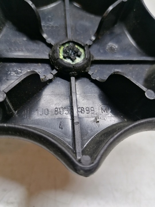 фото №3, Винт крепление колёса запасного vw golf iv