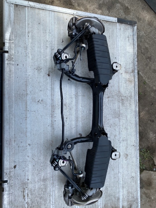 фото №6, Підвішування балка ричаги зад задня амортизатори audi a4 b9 8w a5 f5