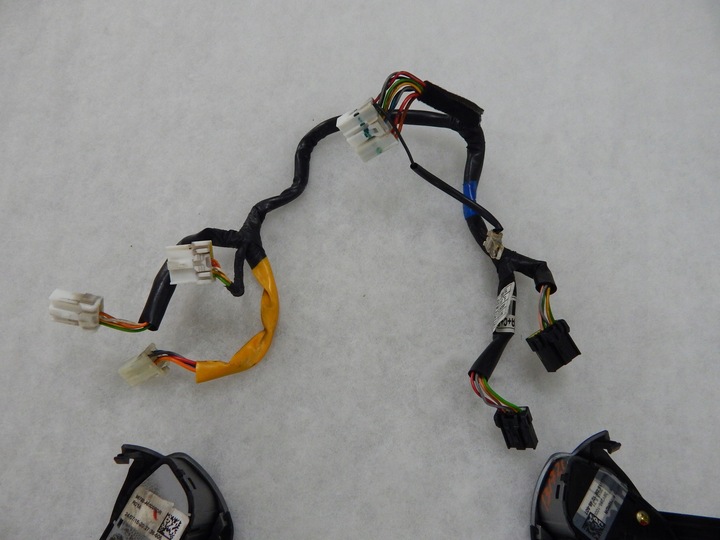 фото №7, Hyundai i30 ii - круїз-контроль мультифункція кнопки кермо podgrzewanej