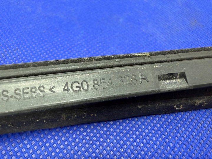фото №10, Audi a6 c7 молдинг стёкла лобовой правая 4g0854328a